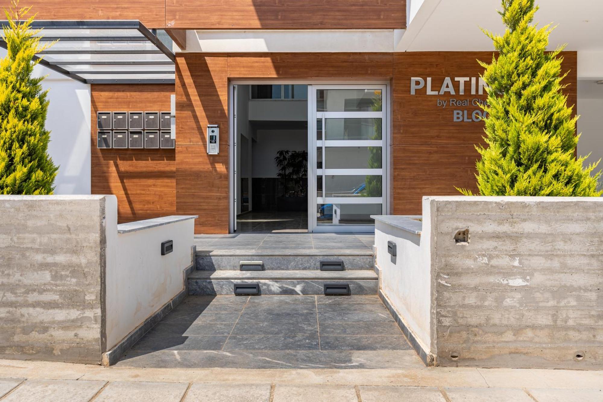 Yamas Urban Living Zakaki Pool Penthouses & Apartments Λεμεσός Εξωτερικό φωτογραφία