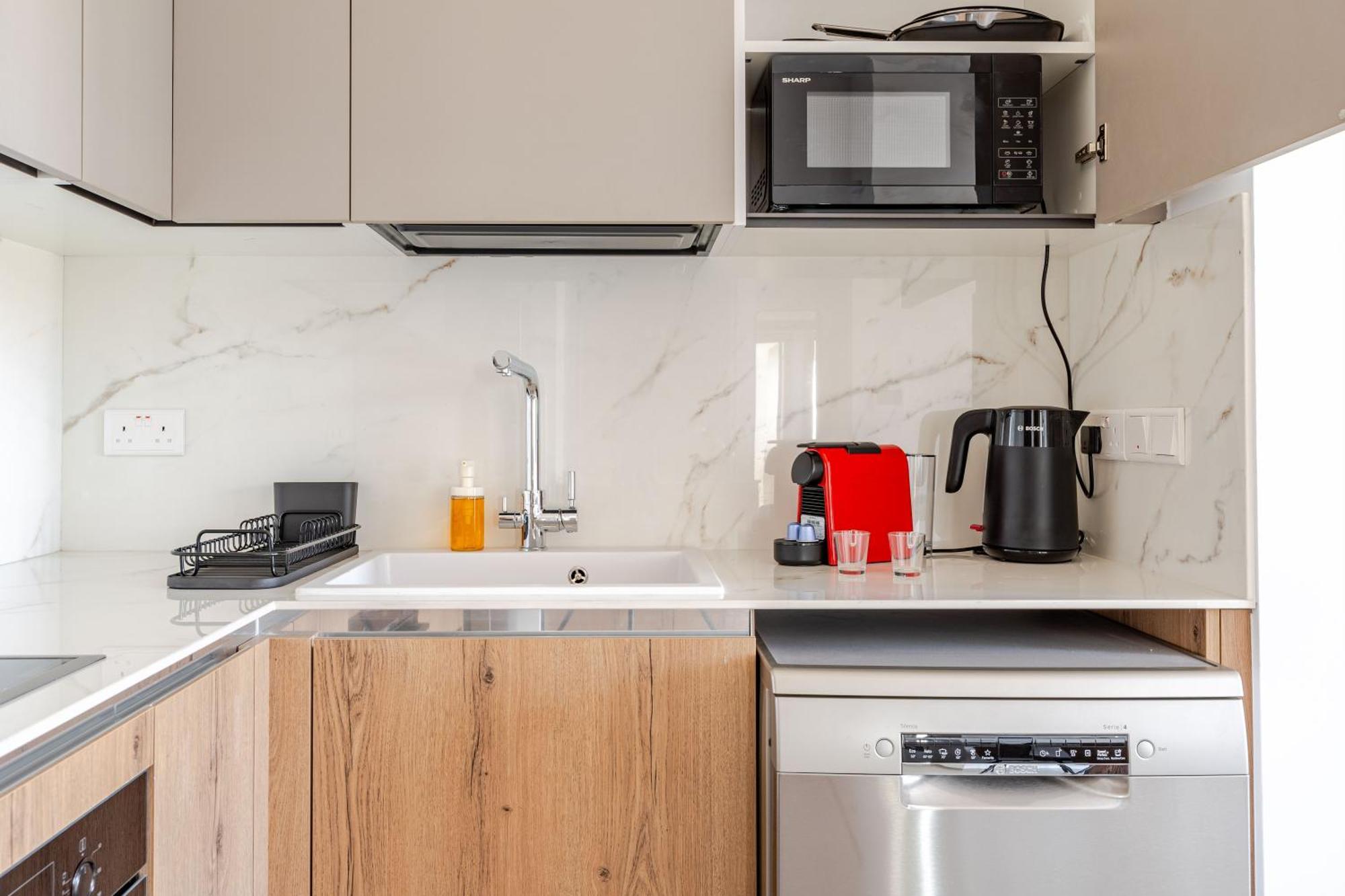 Yamas Urban Living Zakaki Pool Penthouses & Apartments Λεμεσός Εξωτερικό φωτογραφία