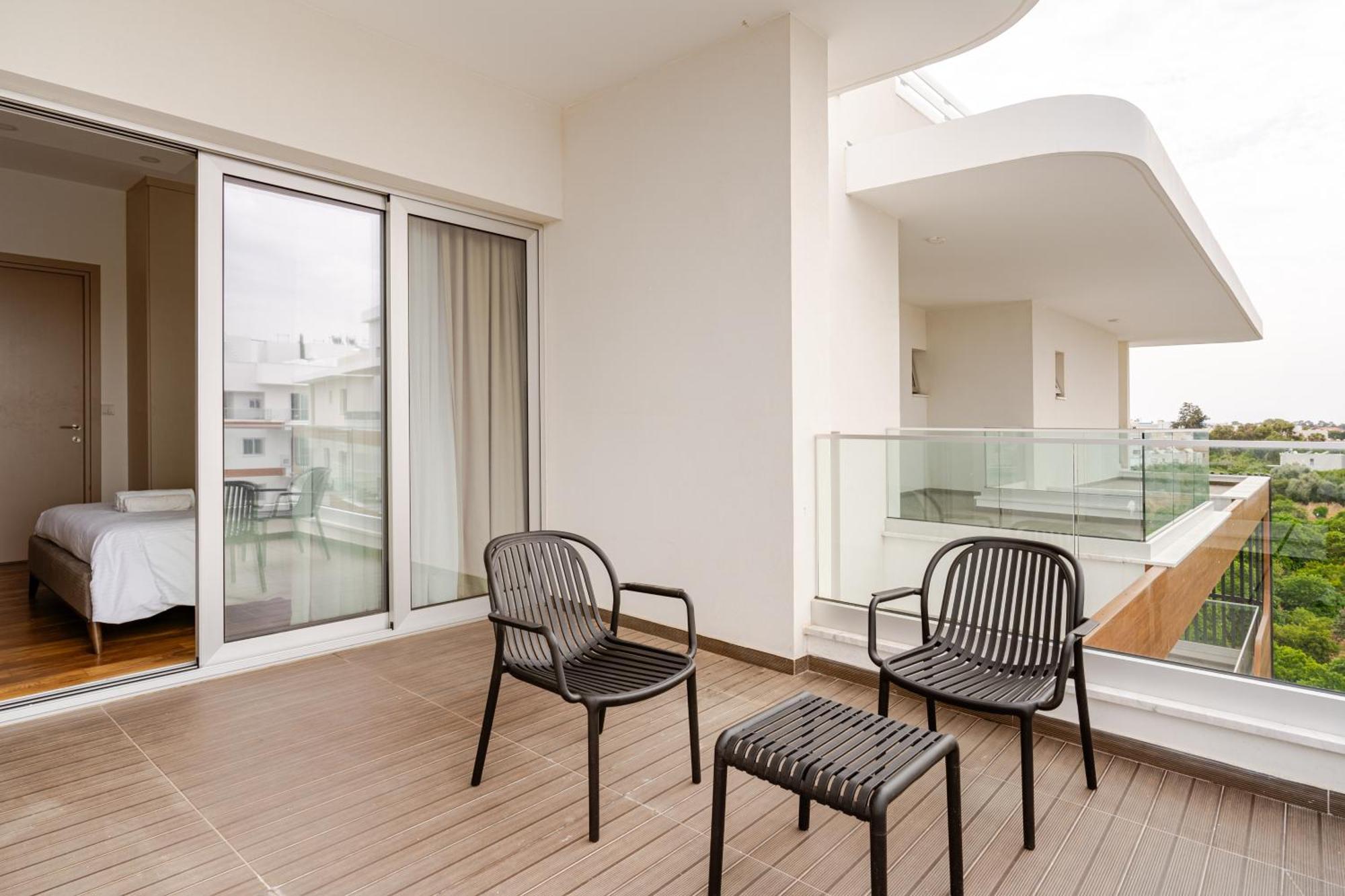 Yamas Urban Living Zakaki Pool Penthouses & Apartments Λεμεσός Εξωτερικό φωτογραφία