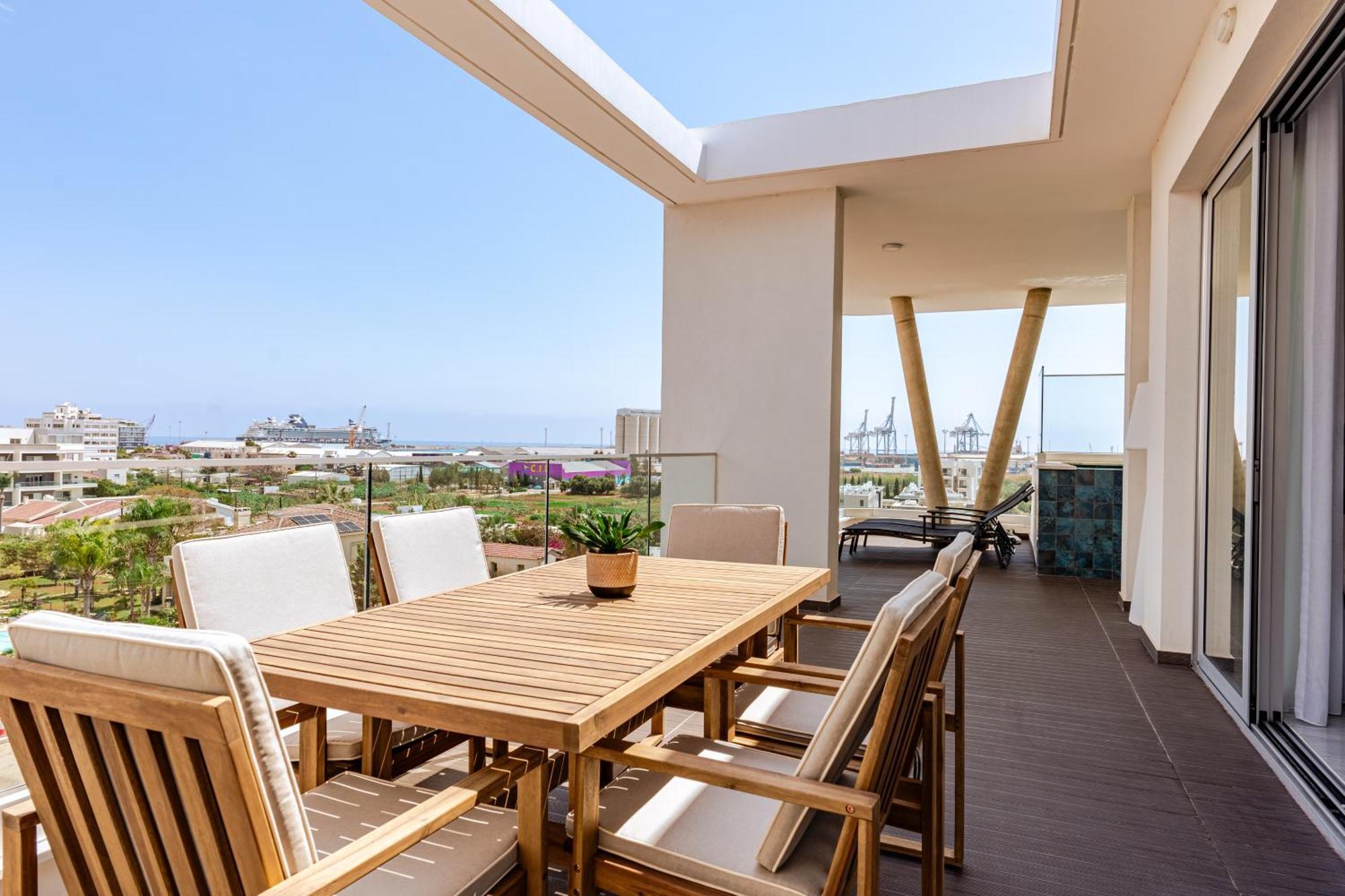 Yamas Urban Living Zakaki Pool Penthouses & Apartments Λεμεσός Εξωτερικό φωτογραφία